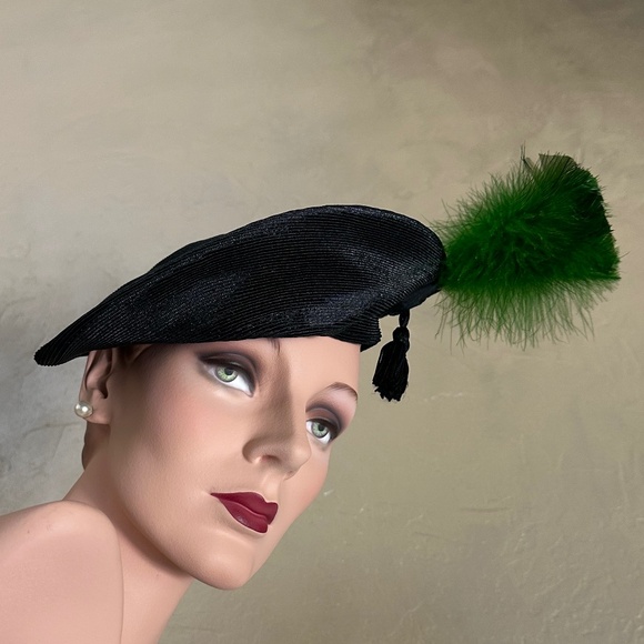 EXCITING 1940s\' BLACK STRAW BERET WITH TALL GREEN FEATHERS, ROUND TRIM & TASSLES main image 9